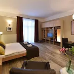 Spacious Studio At Parliament With Free Bikes - Szemere Apartman A Parlamentnel Ingyen Bicokkal